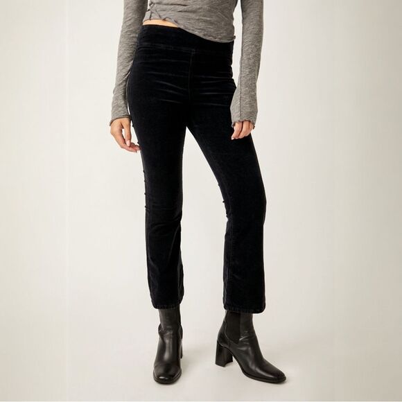 NWT Free People In My Feelings Black Velvet Crop Slim Flare Boho Pants Size XS - Picture 1 of 13